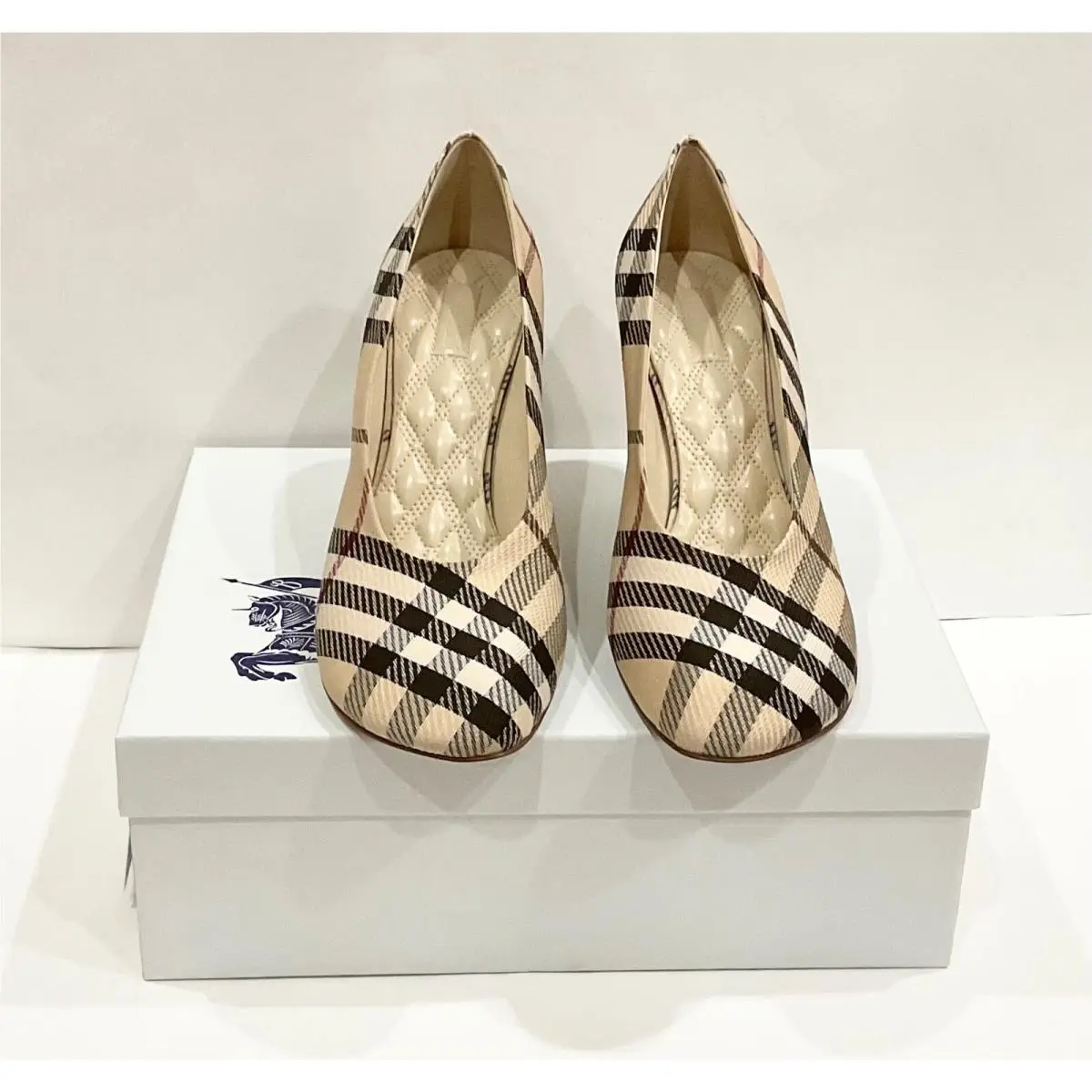 Burberry shoes - Beige (UPC: 5045708579378) 3