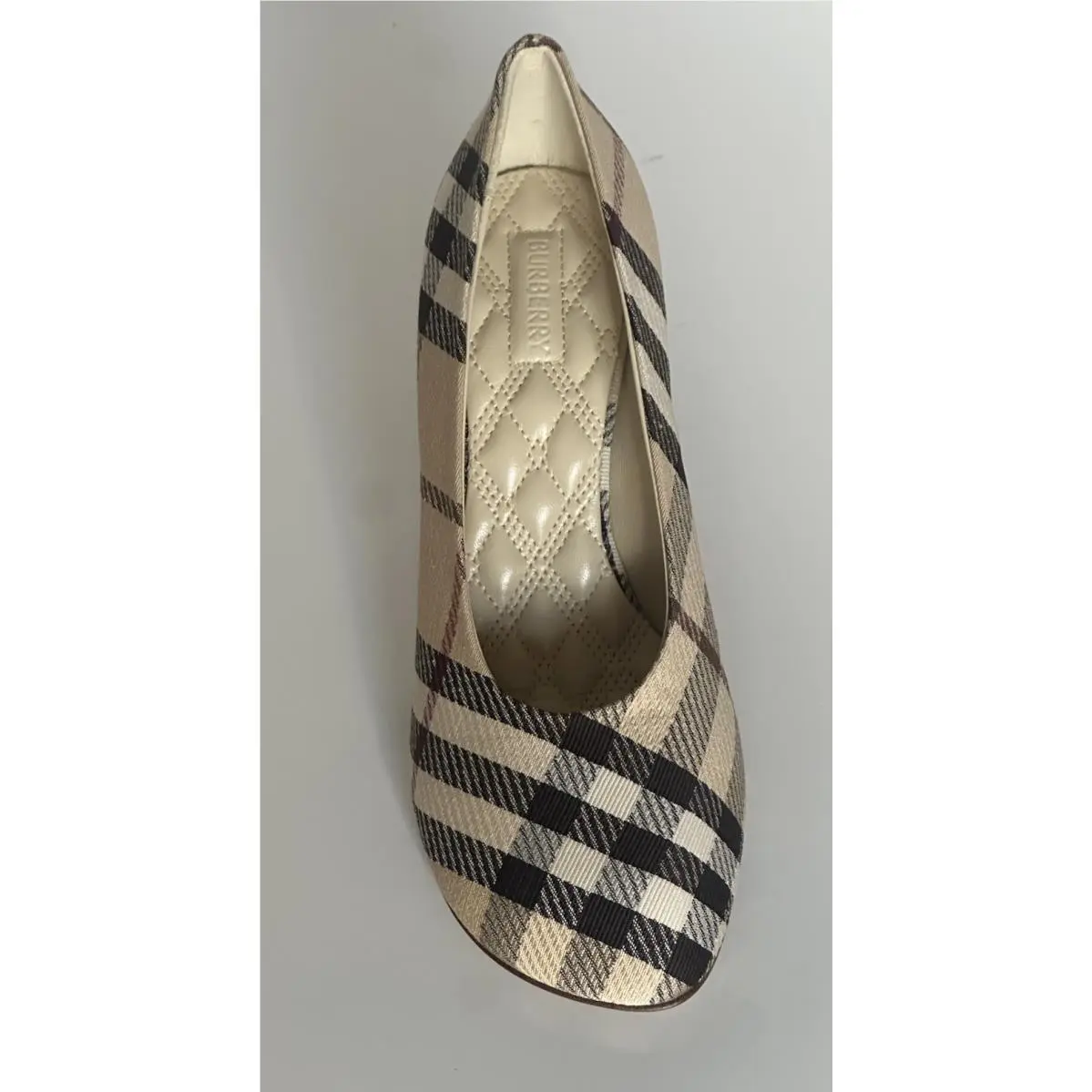 Burberry shoes - Alabaster IP Check (UPC: 5045708579347) 3