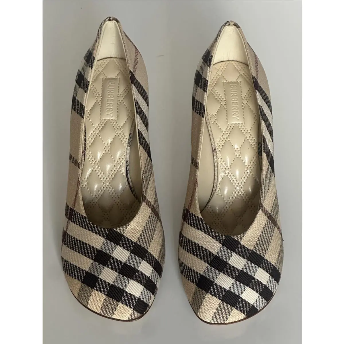 Burberry shoes - Alabaster IP Check (UPC: 5045708579347) 4