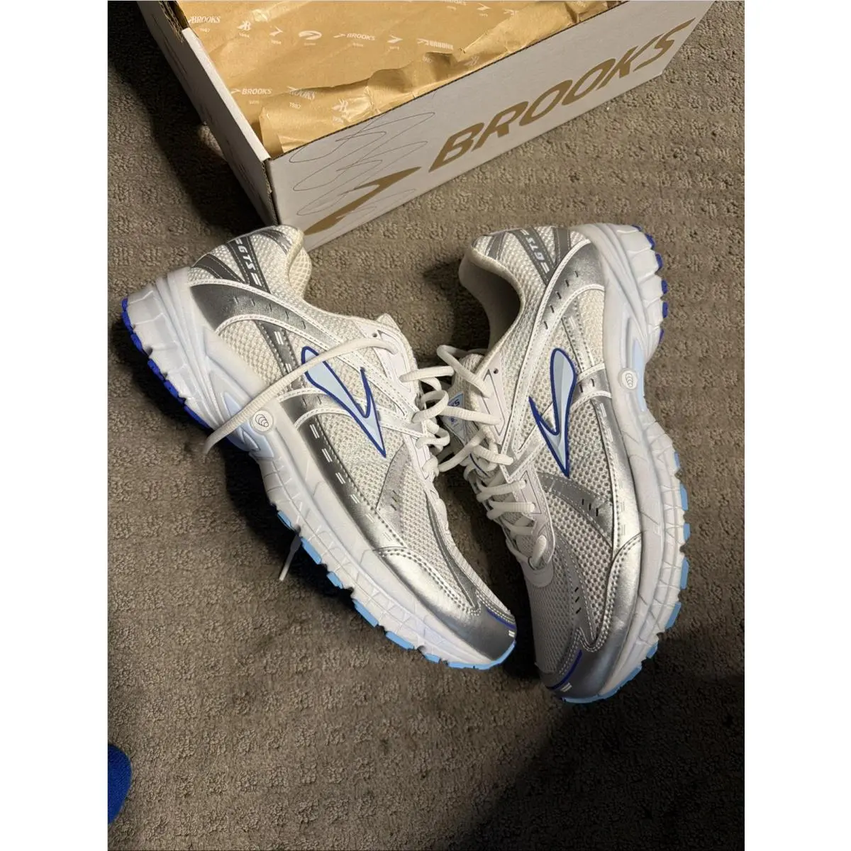 Brooks shoes - Brooks Adrenaline GTS 10 - Adrenaline GTS - White 0